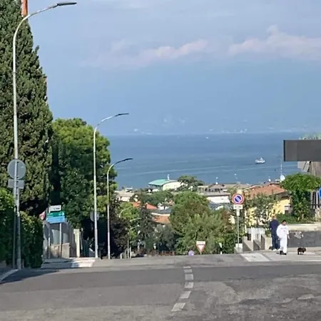 Apartmán Lagoc0c00n - Colazione - 300m Stazione - 800m Desenzano del Garda