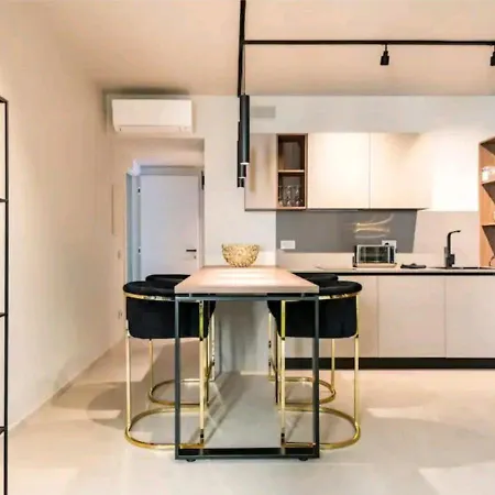 Apartmán Lagoc0c00n - Colazione - 300m Stazione - 800m Desenzano del Garda